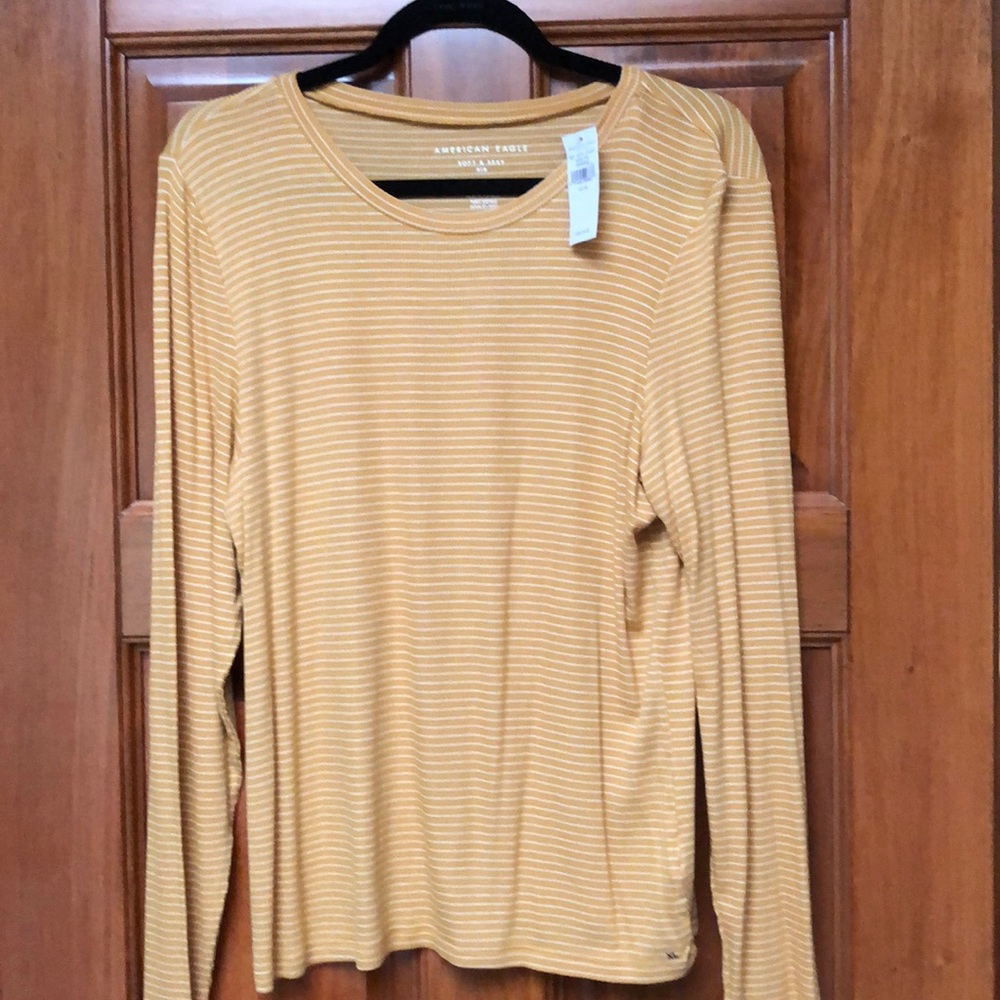 American Eagle long sleeve TShirt